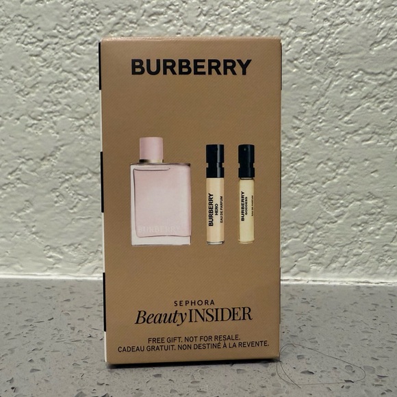 Burberry Perfume Sampler Set - Picture 1 of 2